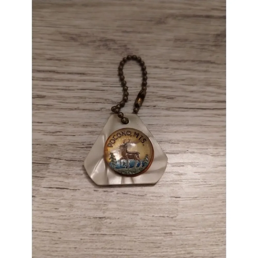 1960s Poconos Mountains Souvenir Keychain Pendant